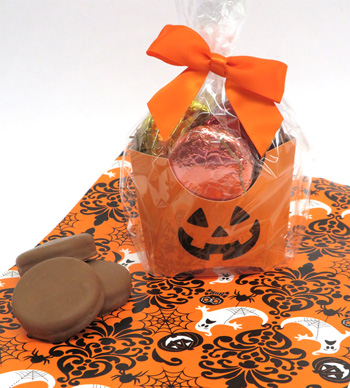 HALLOWEEN BOX W/3 FOILED OREOS