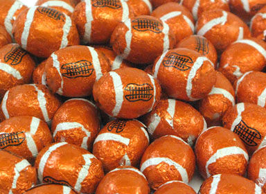 8OZ FOILED CHOCOLATE FOOTBALLS