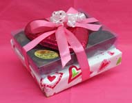 3 TIER DAISY HEART PYRAMID