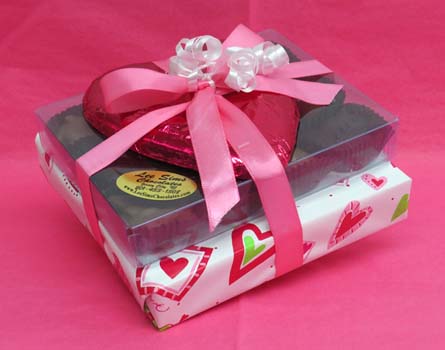 3 TIER DAISY HEART PYRAMID