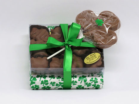 ST. PATRICK'S DAY PYRAMID W/NUT CLUSTERS